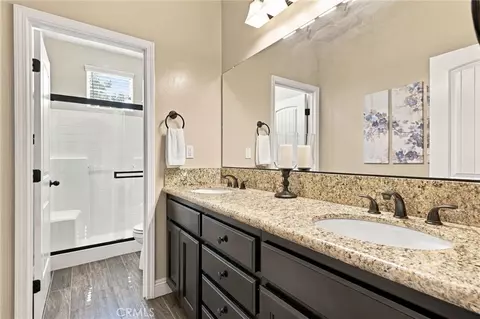 Bath - 14524 Blue Strm, Bakersfield, CA 93314 photo 4 of 5