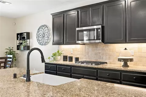 Kitchen - 14524 Blue Strm, Bakersfield, CA 93314 photo 2 of 6