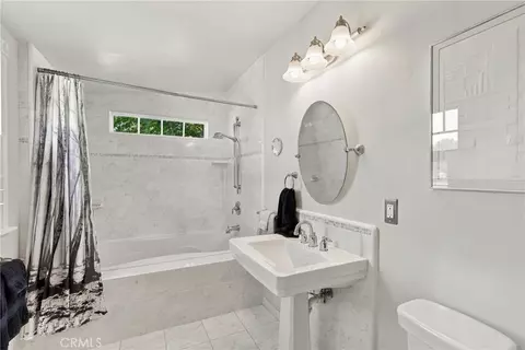 Bath - 1935 Vine St, Paso Robles, CA 93446 photo 2 of 2