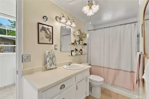 Bath - 1935 Vine St, Paso Robles, CA 93446 photo 1 of 2
