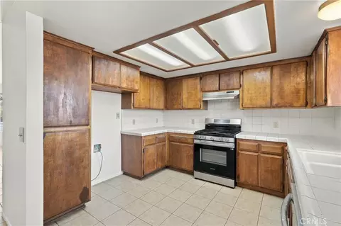 Kitchen - 515 Higos Way, Nipomo, CA 93444 photo 2 of 4