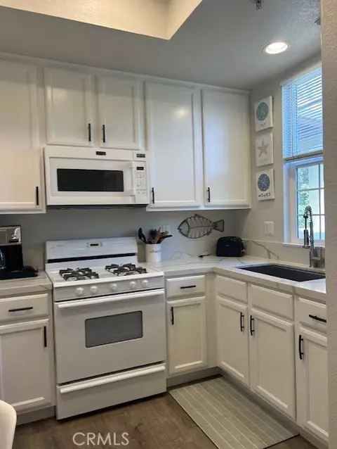 Kitchen - 444 Pier Ave #46, Oceano, CA 93445 photo 3 of 4