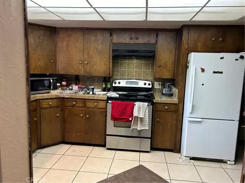Kitchen - 4644 La Canada Rd, Fallbrook, CA 92028 photo 2 of 3