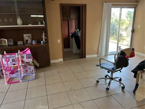 Living - 4644 La Canada Rd, Fallbrook, CA 92028 photo 2 of 3