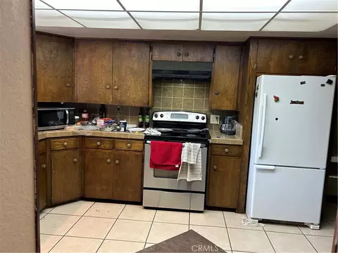 Kitchen - 4644 La Canada Rd, Fallbrook, CA 92028 photo 3 of 3
