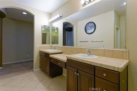 Bath - 42545 Tango Ct, Indio, CA 92203 photo 3 of 6