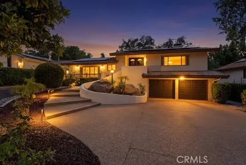 10658 Meadow Gln E, Escondido, CA 92026
