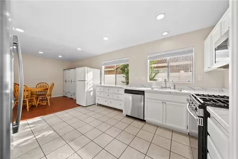 Kitchen - 33025 Tulley Rnch, Temecula, CA 92592 photo 4 of 4