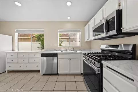 Kitchen - 33025 Tulley Rnch, Temecula, CA 92592 photo 3 of 4