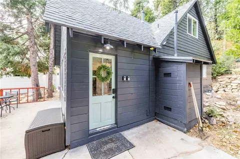 31771 Christmas Tree Ln, Running Springs, CA 92382