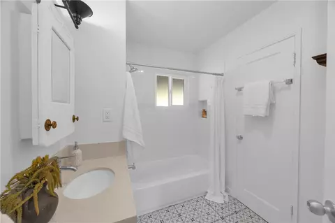 Bath - 101 E 35th, Long Beach, CA 90807 photo 1 of 2