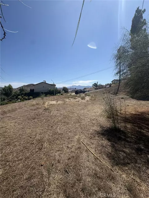 12115 Knoefler Dr, Riverside, CA 92505 photo 3