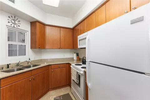 Kitchen - 2716 Lake Pointe Dr #226, Spring Valley, CA 91977 photo 7 of 7
