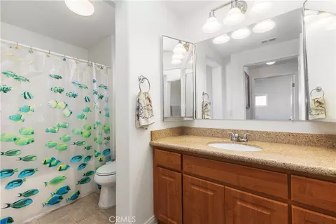 Bath - 2716 Lake Pointe Dr #226, Spring Valley, CA 91977 photo 3 of 4