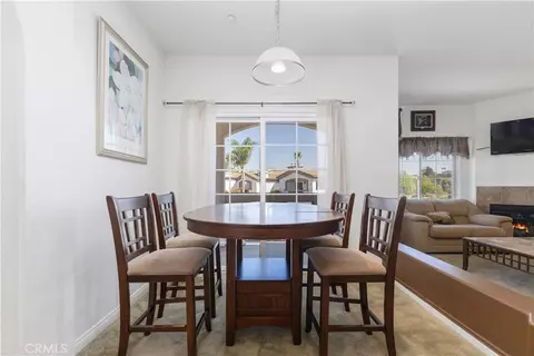 Dining - 2716 Lake Pointe Dr #226, Spring Valley, CA 91977 photo 3 of 4