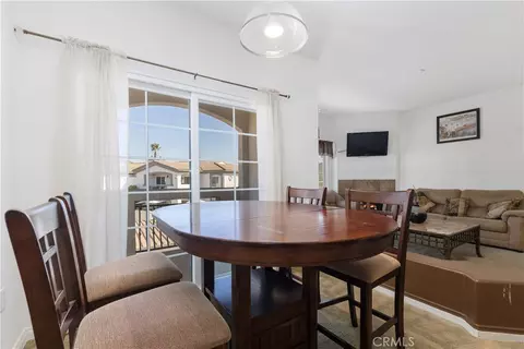 Dining - 2716 Lake Pointe Dr #226, Spring Valley, CA 91977 photo 2 of 4
