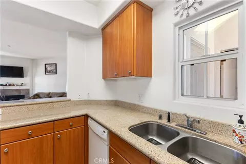 Kitchen - 2716 Lake Pointe Dr #226, Spring Valley, CA 91977 photo 4 of 7