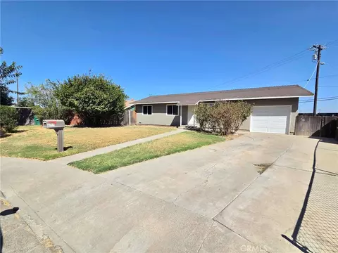 Exterior - 822 Walnut, Gustine, CA 95322 photo 5 of 6