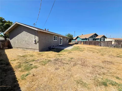 Exterior - 822 Walnut, Gustine, CA 95322 photo 4 of 6