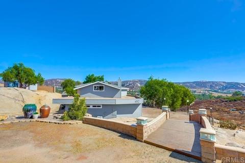 452 Washington St, Ramona, CA 92065 photo 1