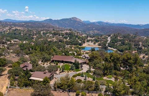 2662 Calle De Compadres, Alpine, CA 91901 photo 1