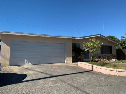 1035 Prospect Pl, Vista, CA 92081 photo 1