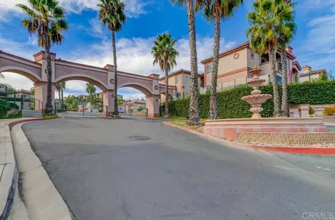 2707 Lake Pointe Dr #201, Spring Valley, CA 91977