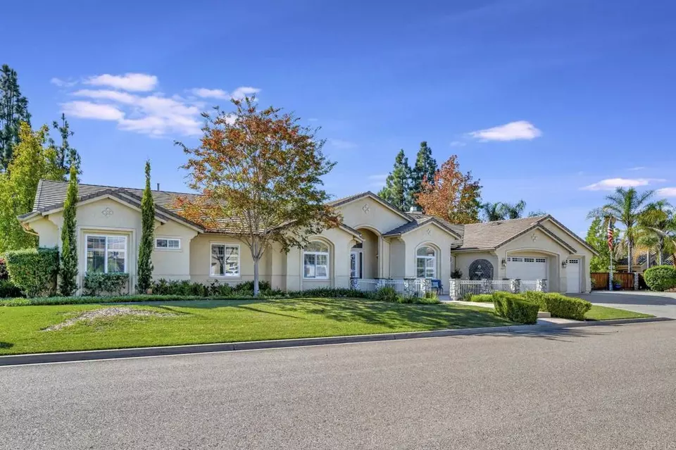 1927 Fernbrook Ct, El Cajon, CA 92019 30 Photos Movoto