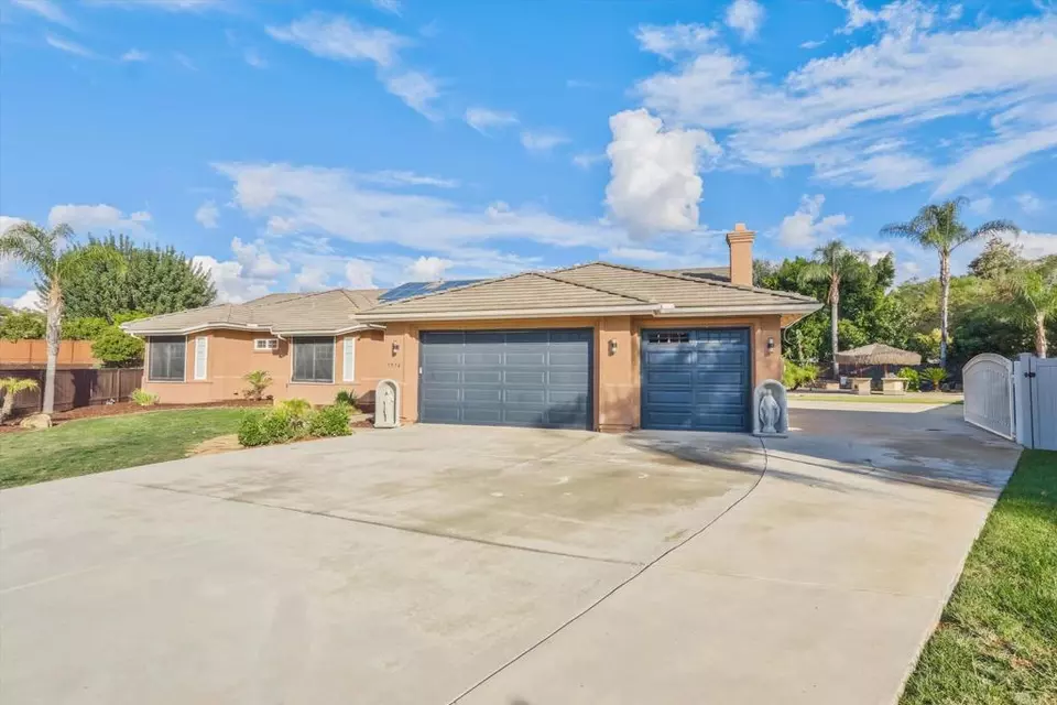 1934 Fernbrook Ct, El Cajon, CA 92019 55 Photos Movoto