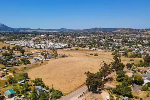 915 9th St, Ramona, CA 92065 photo 7