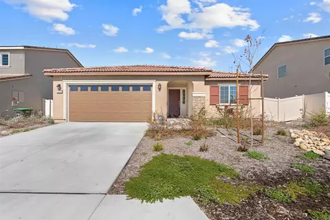 1819 Saddle Ranch Trl, San Jacinto, CA 92582