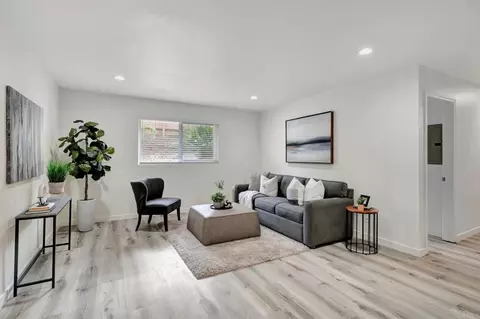 9860 Dale Ave #C6, Spring Valley, CA 91977