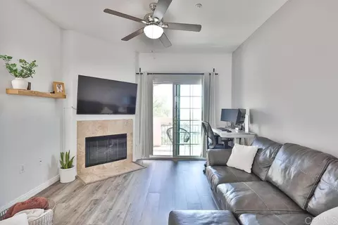 2716 Lake Pointe Dr #228, Spring Valley, CA 91977