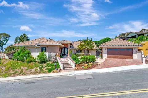 335 Surrey Dr, Bonita, CA 91902