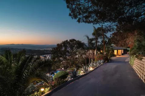 9701 Sunset Ave, La Mesa, CA 91941