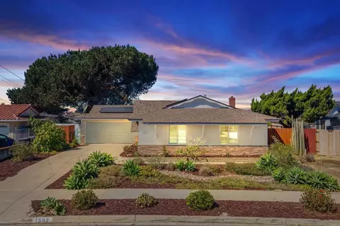 1562 Watwood Rd, Lemon Grove, CA 91945