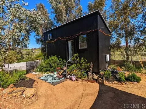 27 Strickland Ave, Lake Elsinore, CA 92530