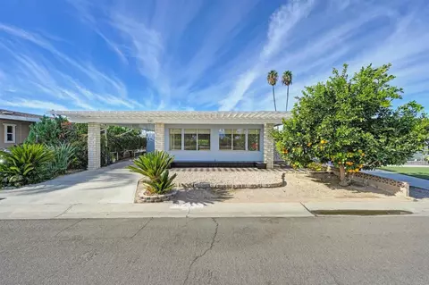 440 Santa Lucia Dr, Hemet, CA 92543