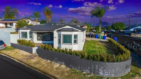 809 Merlin Dr, San Diego, CA 92114