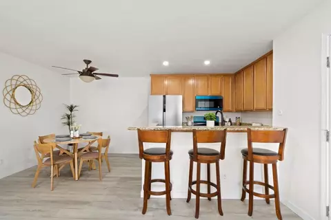 3454 Castle Glen Dr #215, San Diego, CA 92123