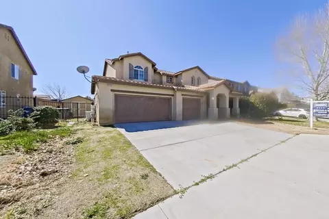 6048 Oak Fence Ln, Lancaster, CA 93536