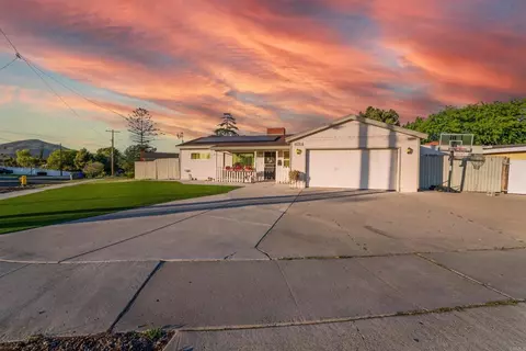 8100 Binney Pl, La Mesa, CA 91942