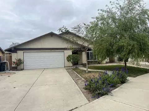2372 Palmdale Cir, Hemet, CA 92545