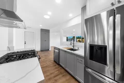 555 Hotz St, Spring Valley, CA 91977