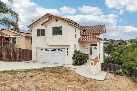 1215 Weaver St, San Diego, CA 92114