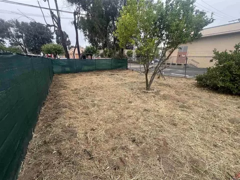 Exterior - 1021 D St, Ramona, CA 92065 photo 4 of 11