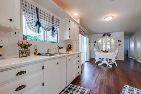 1120 E Mission Rd # 27, Fallbrook, CA 92028