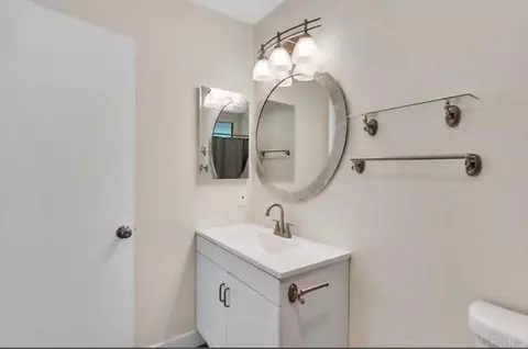 Bath - 11961 Sapota Dr, Lakeside, CA 92040 photo 2 of 5
