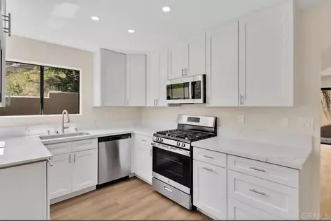 Kitchen - 11961 Sapota Dr, Lakeside, CA 92040 photo 2 of 3