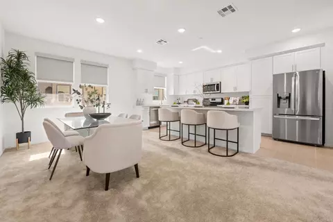 2310 Stardust Gln, Escondido, CA 92025